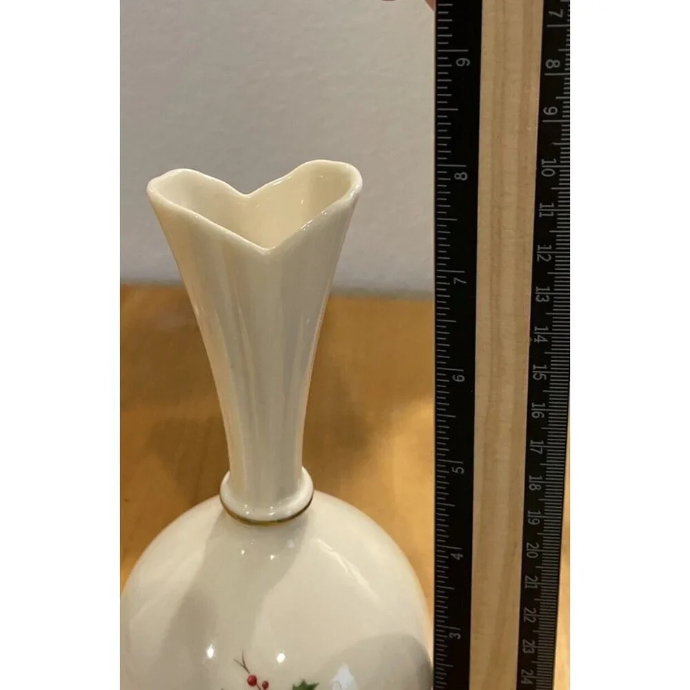 Lenox Holiday Holly Berry Fluted Top Bud Vase Gold Trim USA 8 Inch Oval‎ Serving